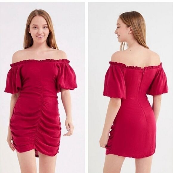 Urban outfitters off shoulder ruched Mini Dress Size 4 - Picture 1 of 6